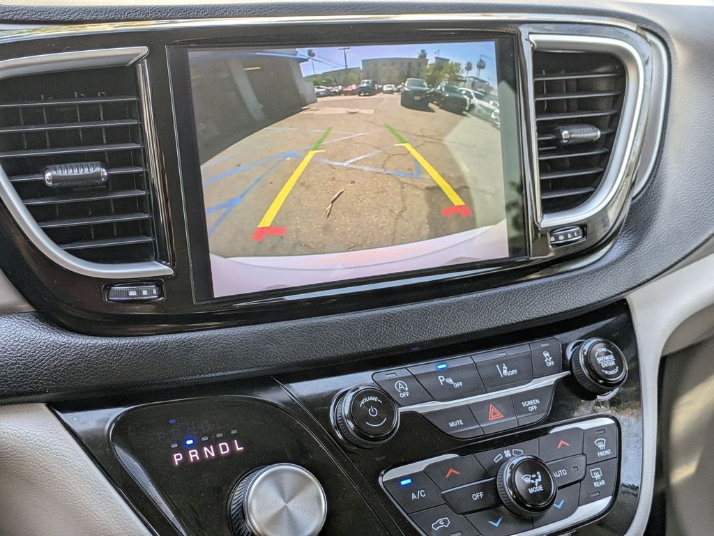 Thumbnail: 2024 Chrysler Pacifica - 16