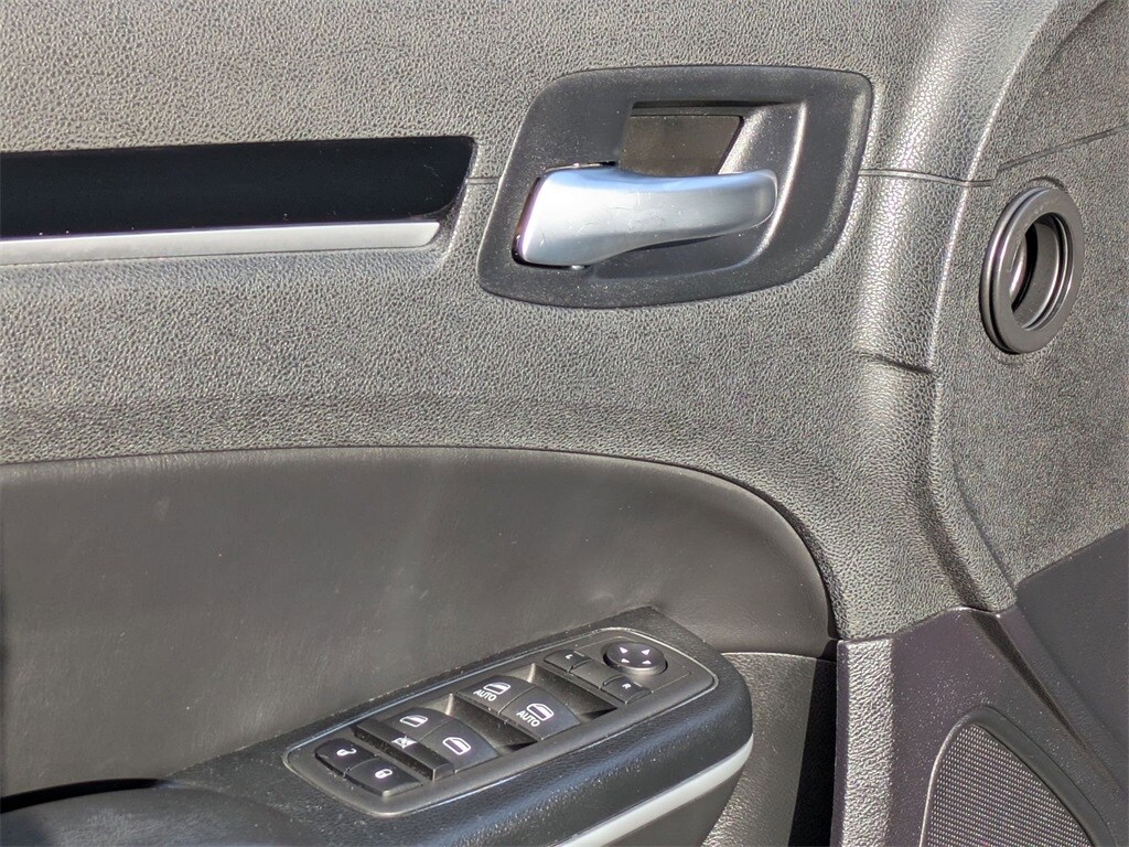 Thumbnail: 2023 Chrysler 300 - 13