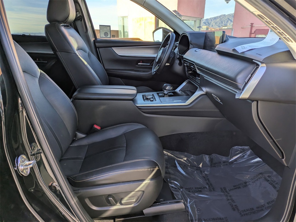 Thumbnail: 2025 Mazda CX-70 - 32