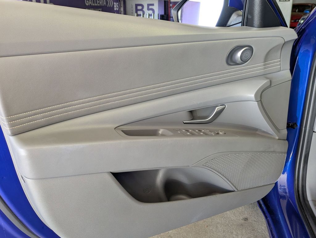 Thumbnail: 2025 Hyundai Elantra - 11