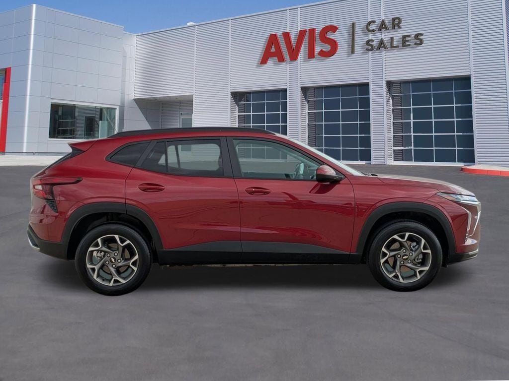 Thumbnail: 2025 Chevrolet Trax - 5