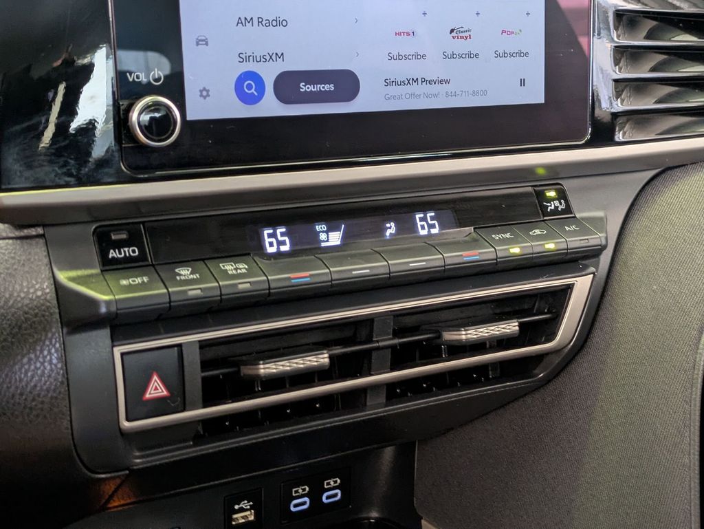 Thumbnail: 2025 Toyota Camry - 17