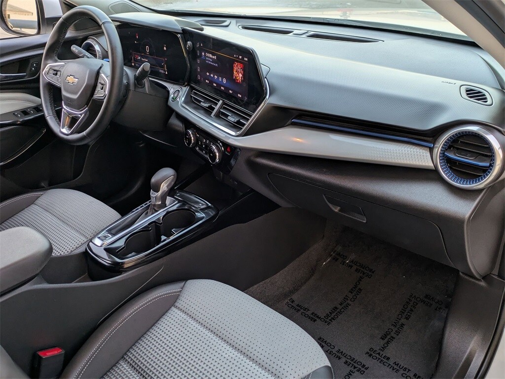 Thumbnail: 2025 Chevrolet Trax - 29