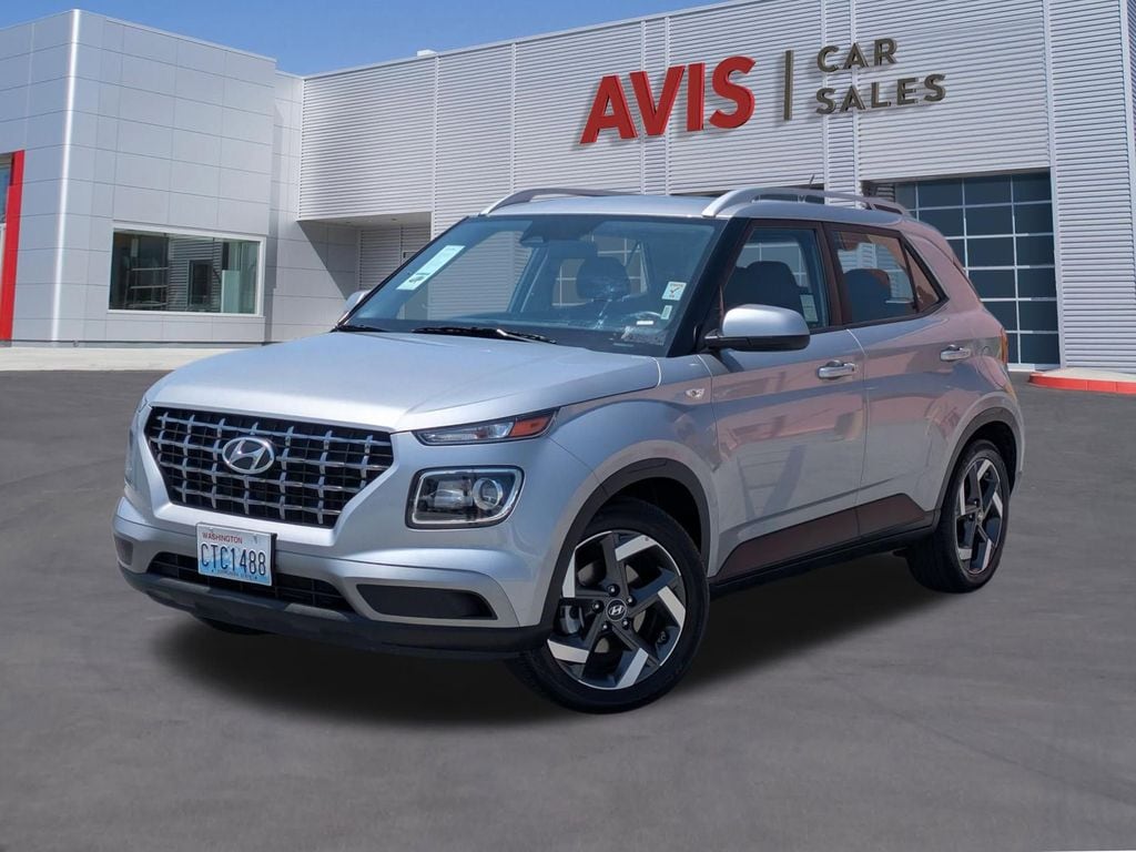 2025 Hyundai Venue SEL IVT's photo