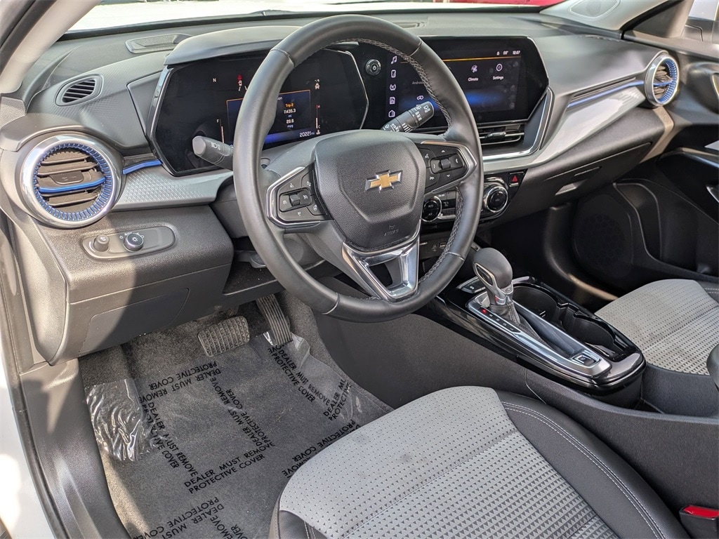 Thumbnail: 2025 Chevrolet Trax - 14