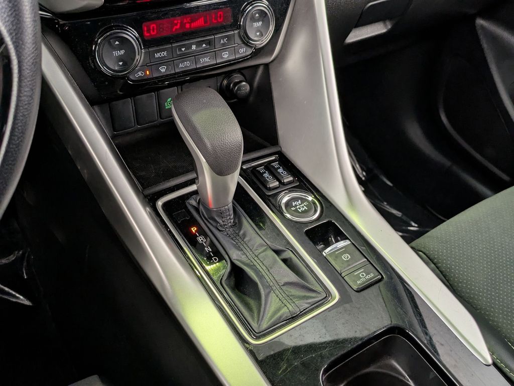 Thumbnail: 2025 Mitsubishi Eclipse Cross - 18