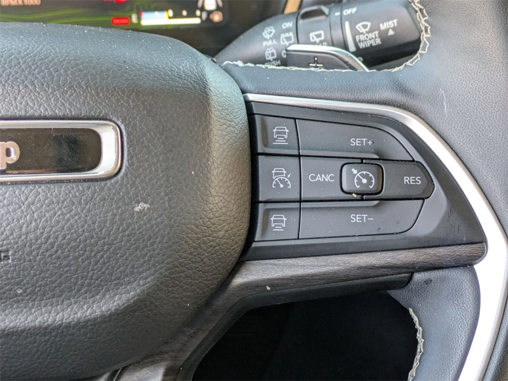 Thumbnail: 2023 Jeep Grand Cherokee - 21