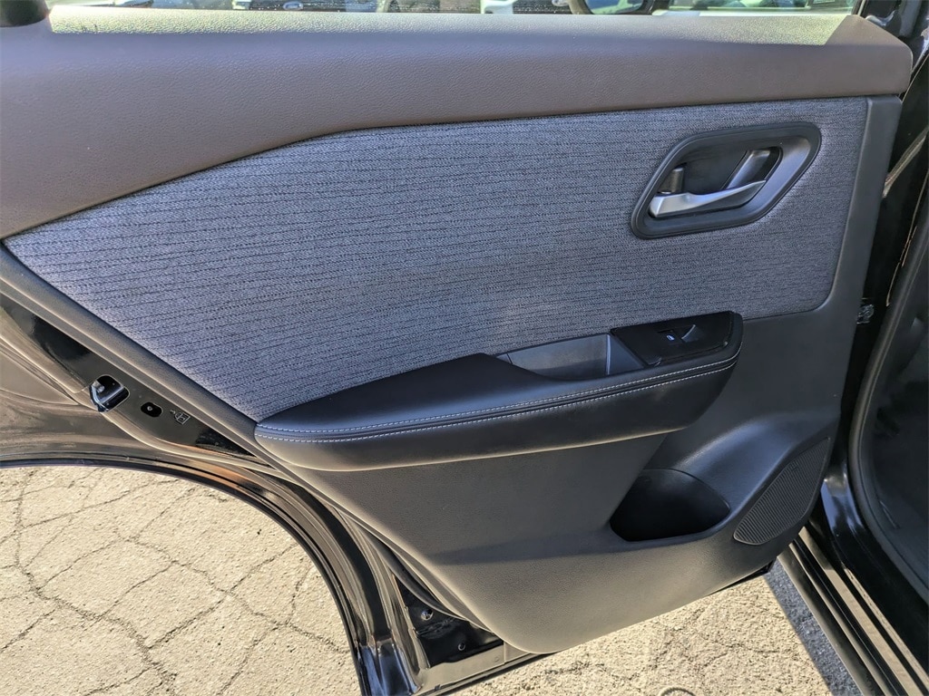 Thumbnail: 2023 Nissan Rogue - 27