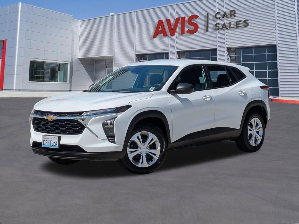 2025 Chevrolet Trax LS