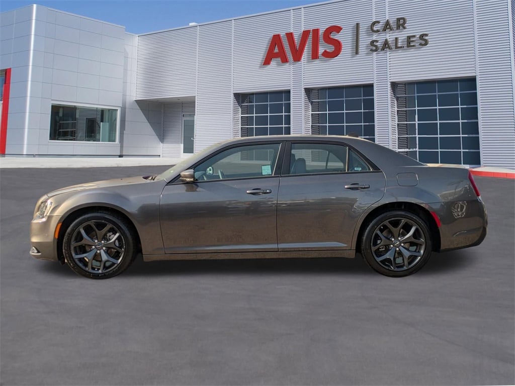 Thumbnail: 2023 Chrysler 300 - 10