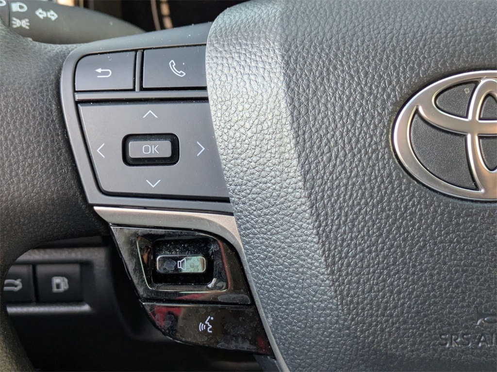 Thumbnail: 2025 Toyota Camry - 20