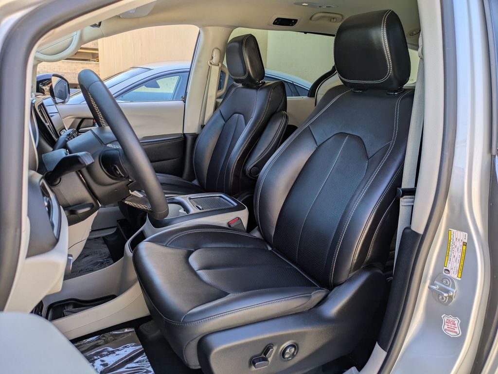 Thumbnail: 2024 Chrysler Pacifica - 23