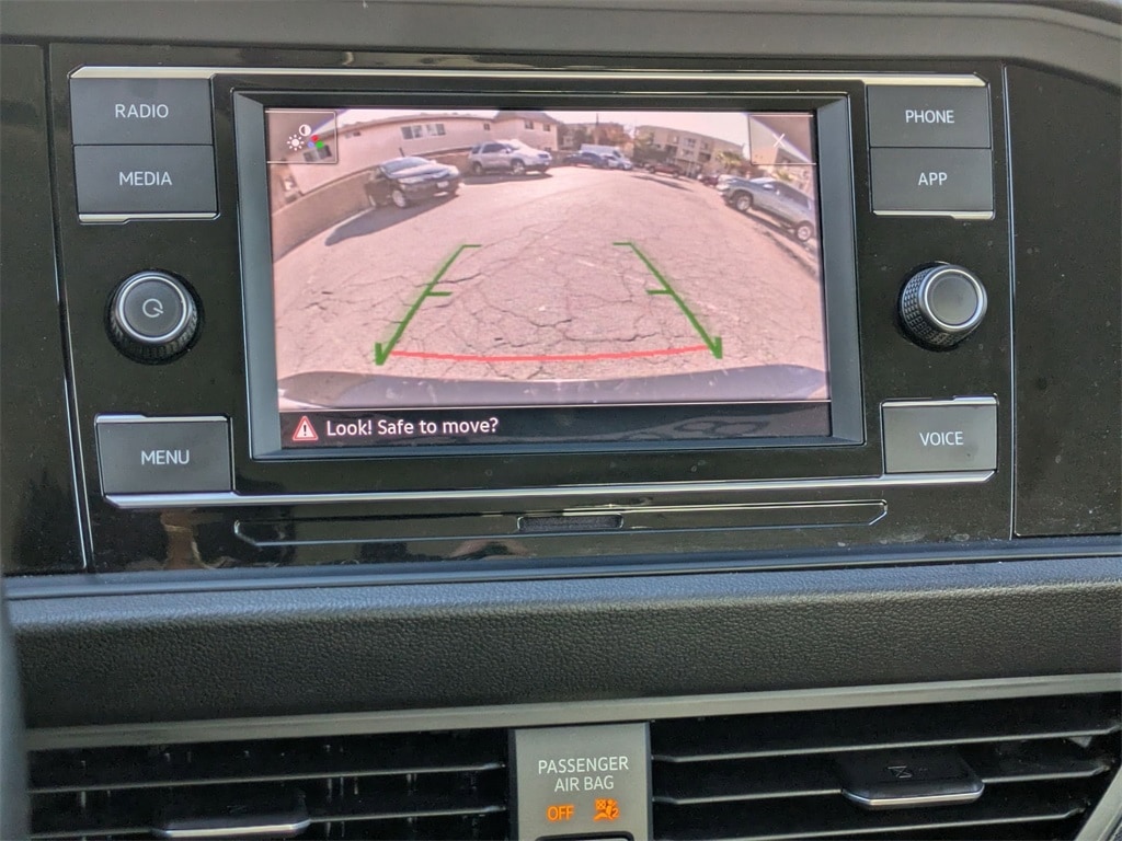 Thumbnail: 2024 Volkswagen Jetta - 16