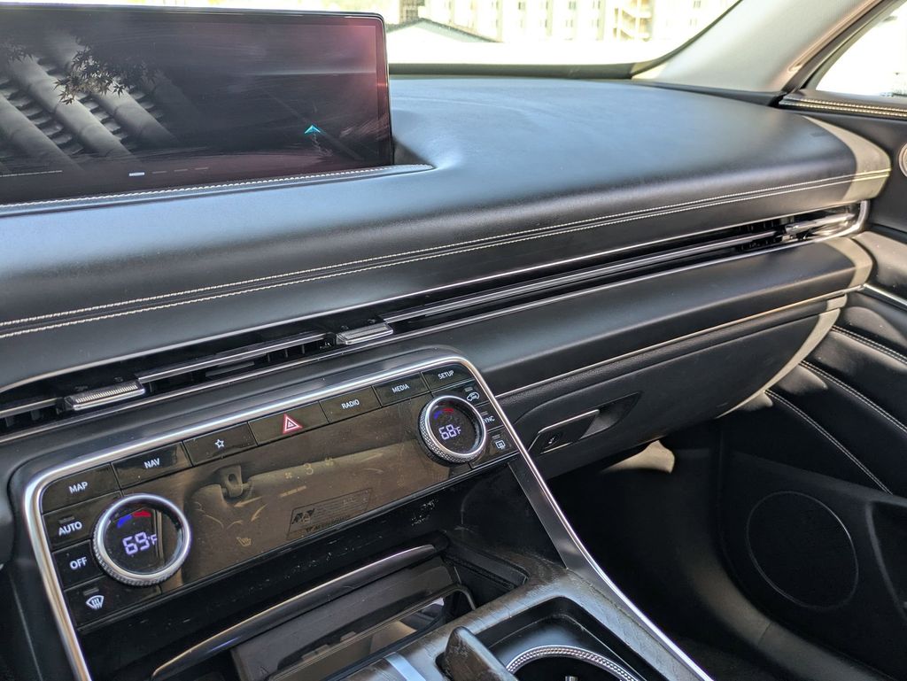 Thumbnail: 2024 Genesis GV80 - 15