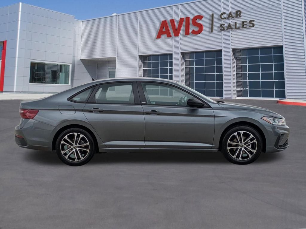 Thumbnail: 2025 Volkswagen Jetta - 5