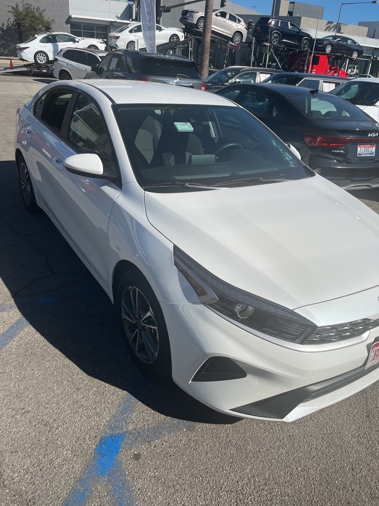 Thumbnail: 2023 Kia Forte - 4