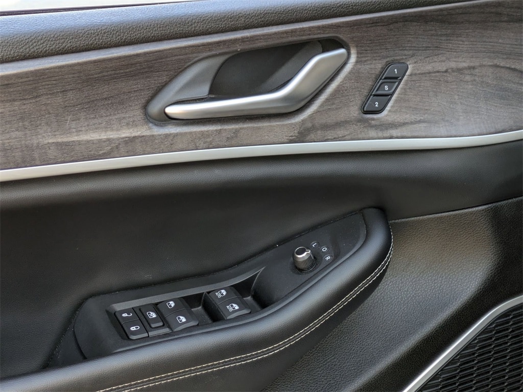 Thumbnail: 2023 Jeep Grand Cherokee - 13