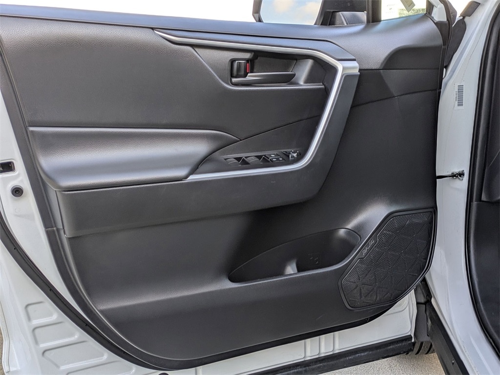 Thumbnail: 2024 Toyota RAV4 - 11