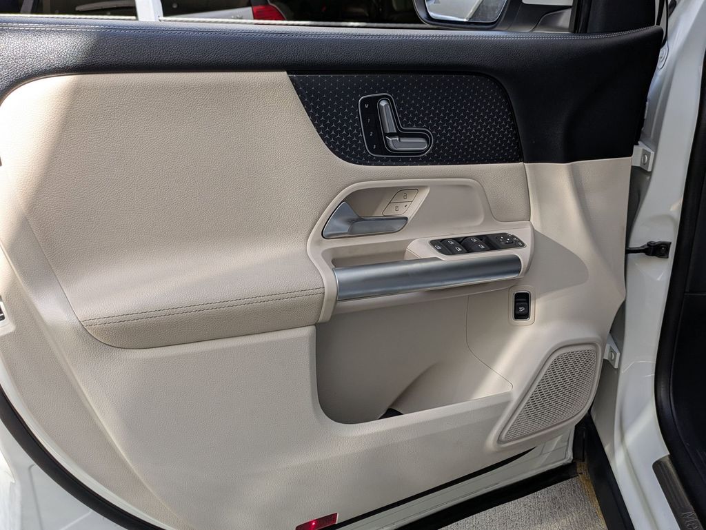 Thumbnail: 2025 Mercedes-Benz GLA - 11