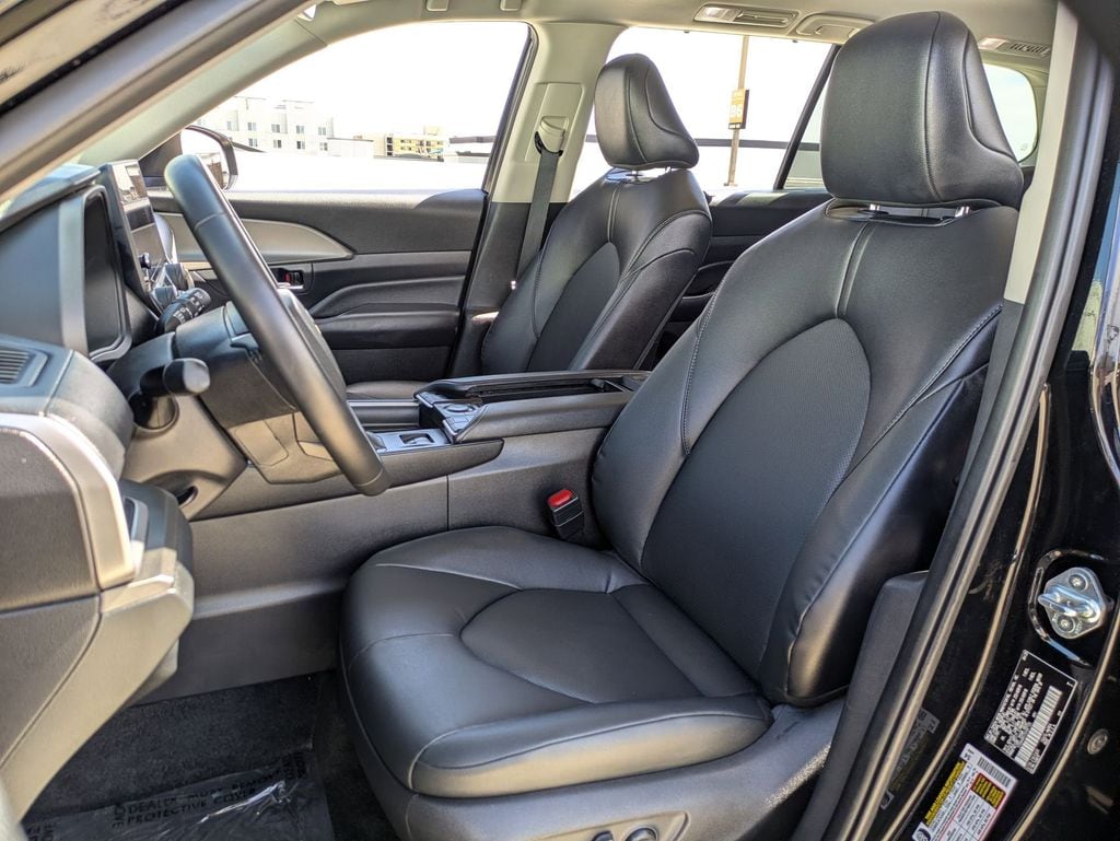 Thumbnail: 2025 Toyota Grand Highlander - 23