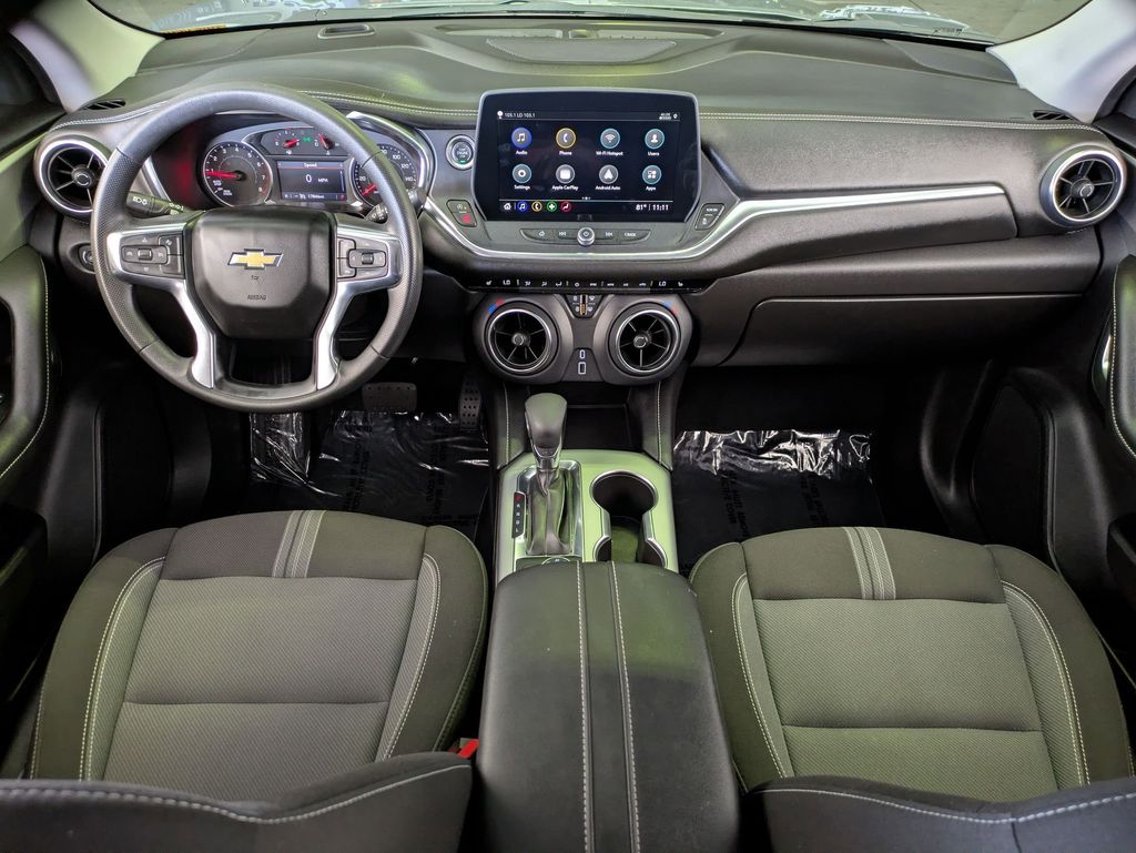 Thumbnail: 2025 Chevrolet Blazer - 25
