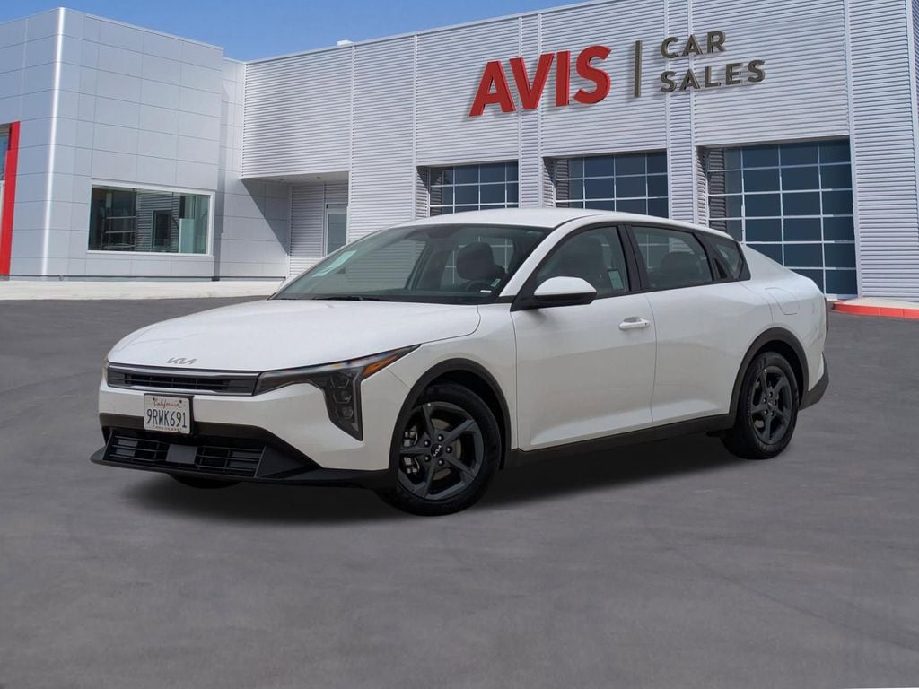 2025 Kia K4 LXS AT's photo