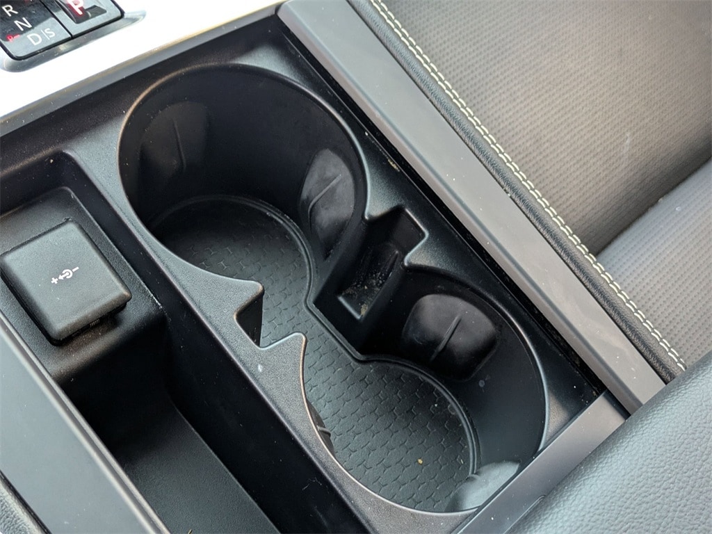 Thumbnail: 2024 Jaguar F-Pace - 19