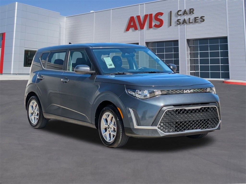 2023 Kia Soul LX photo 2