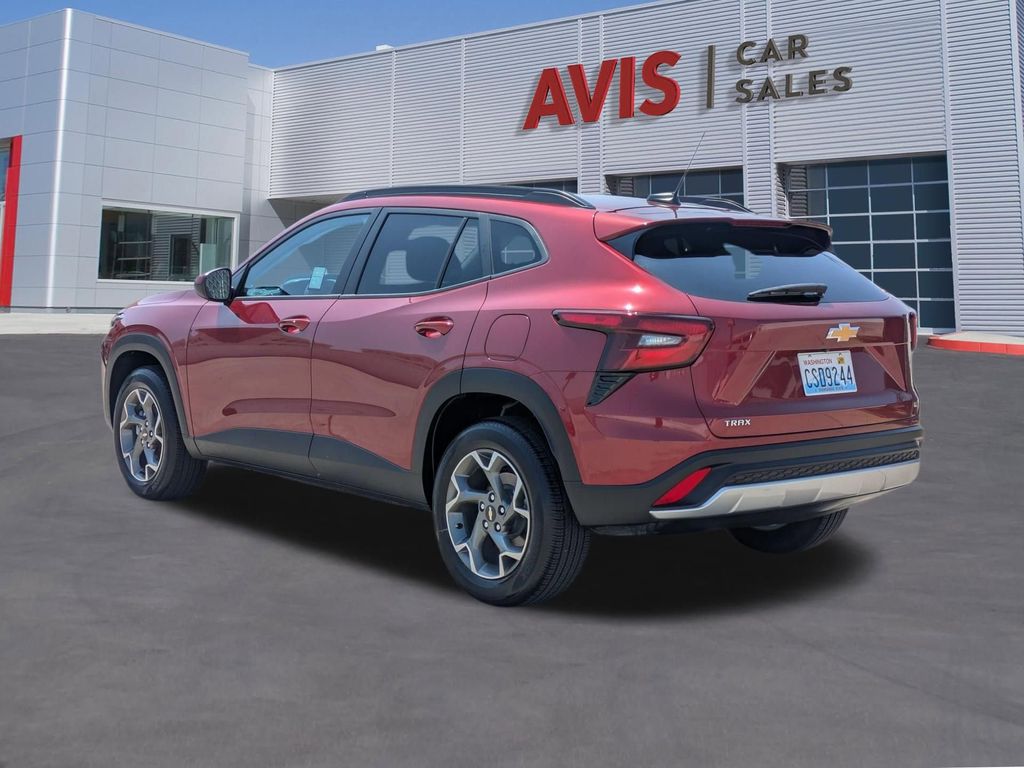 Thumbnail: 2025 Chevrolet Trax - 6