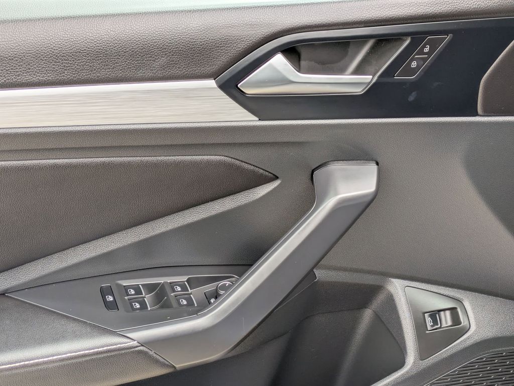 Thumbnail: 2025 Volkswagen Jetta - 13