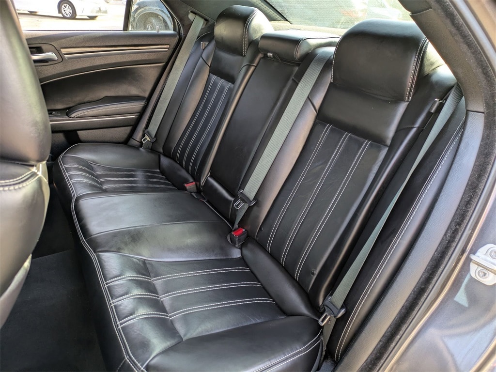 Thumbnail: 2023 Chrysler 300 - 24