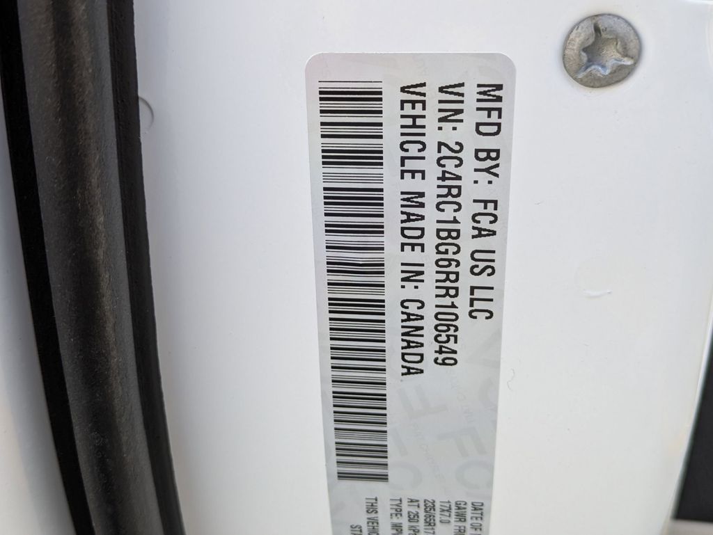 Thumbnail: 2024 Chrysler Pacifica - 32