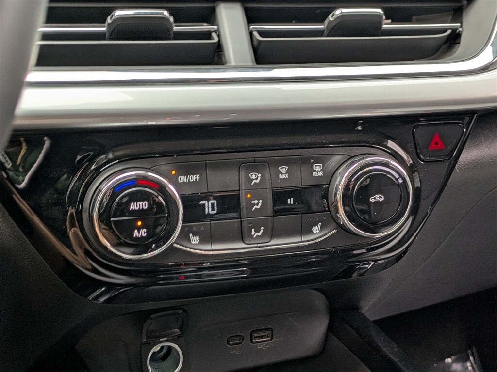 Thumbnail: 2025 Chevrolet Trax - 17