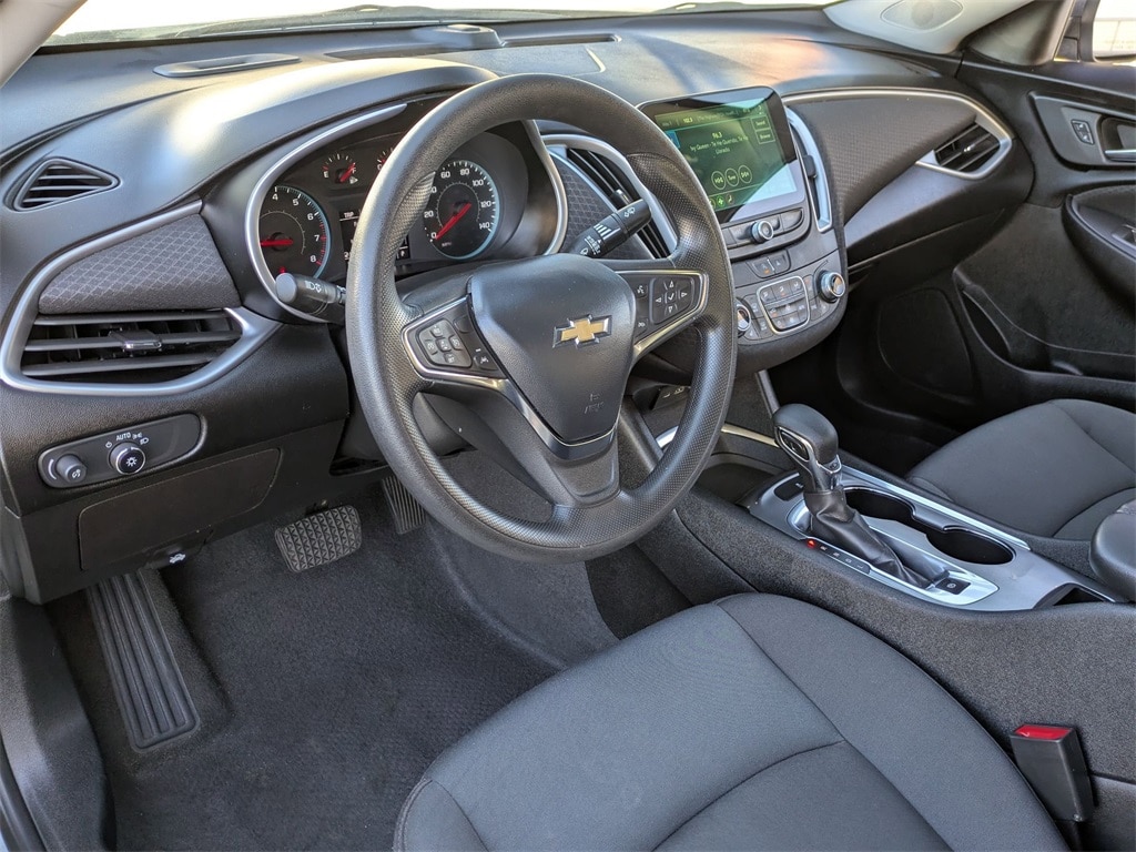 Thumbnail: 2023 Chevrolet Malibu - 14