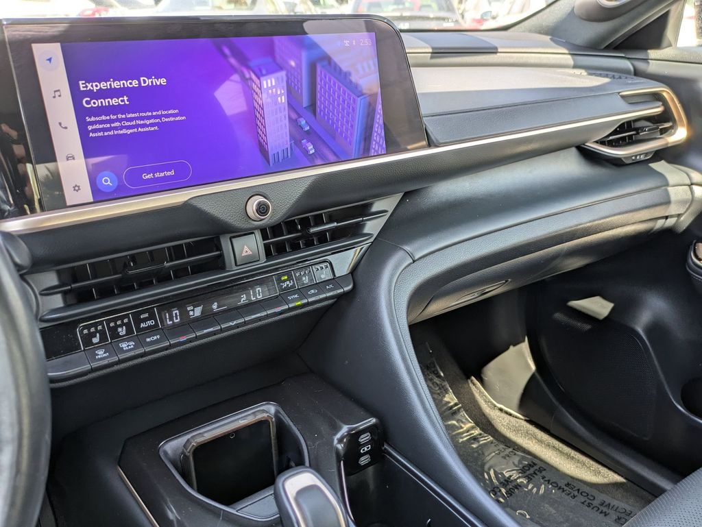 Thumbnail: 2024 Toyota Crown - 15