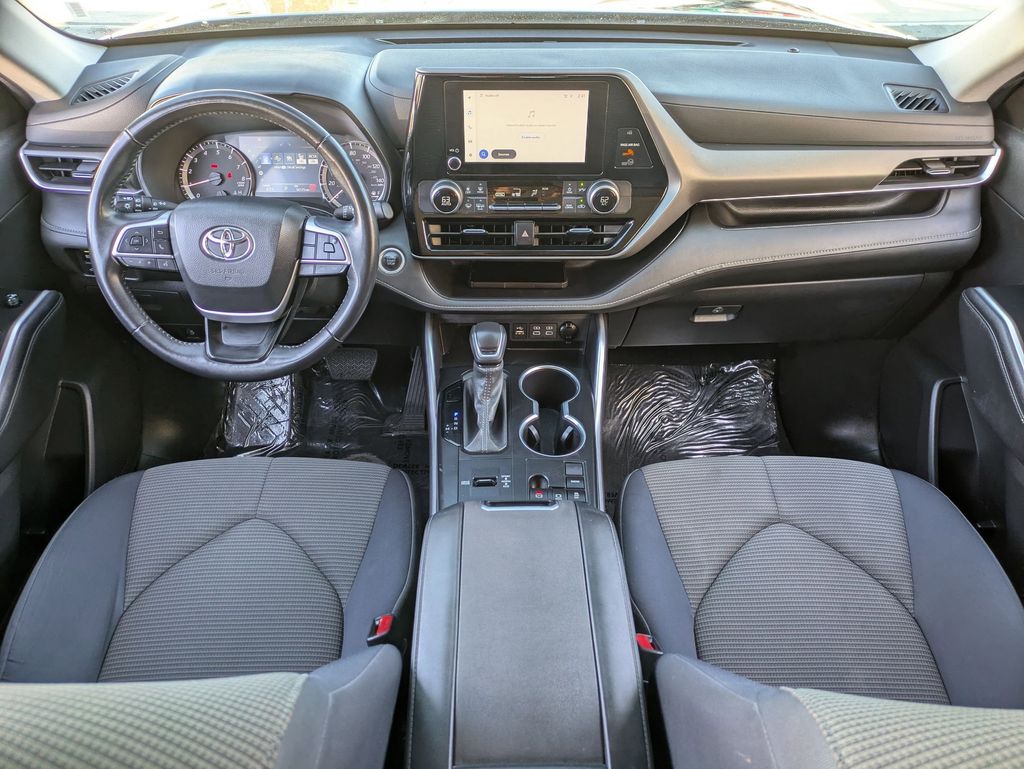 Thumbnail: 2024 Toyota Highlander - 24