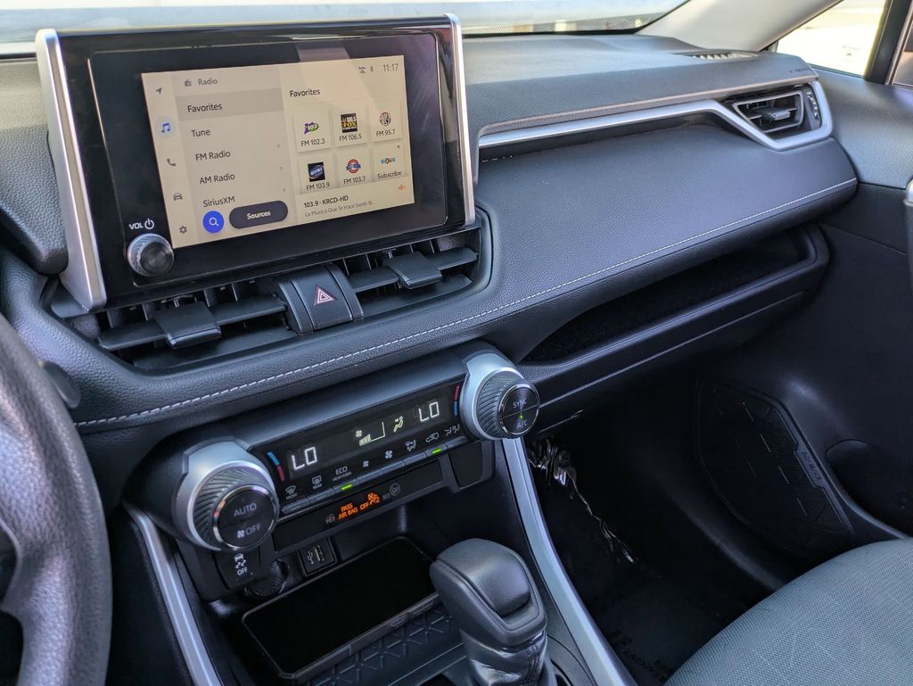 Thumbnail: 2025 Toyota RAV4 - 15