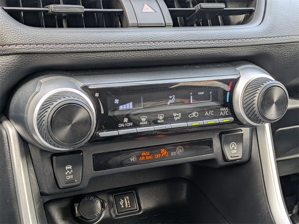 Thumbnail: 2024 Toyota RAV4 - 17