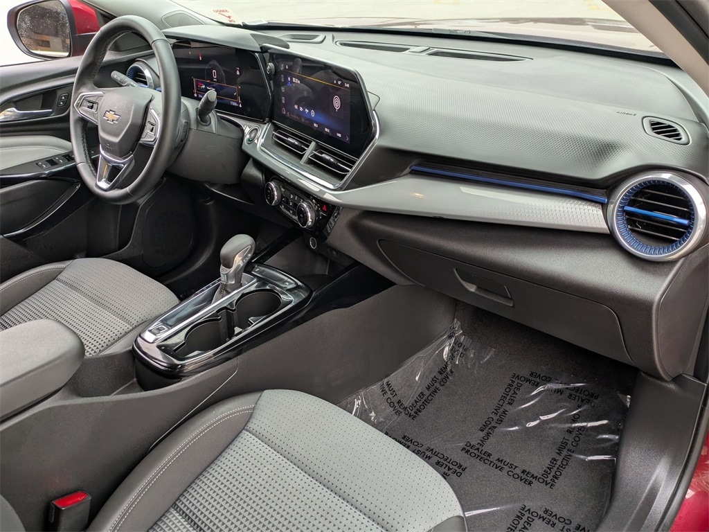 Thumbnail: 2025 Chevrolet Trax - 29