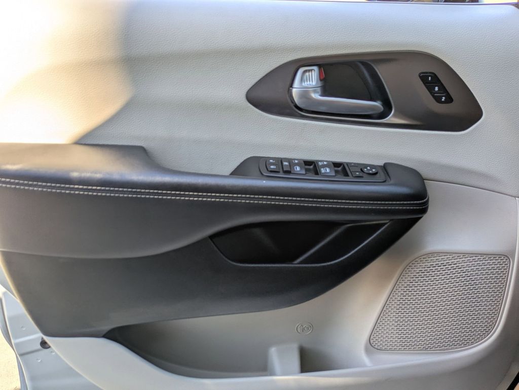 Thumbnail: 2024 Chrysler Pacifica - 11