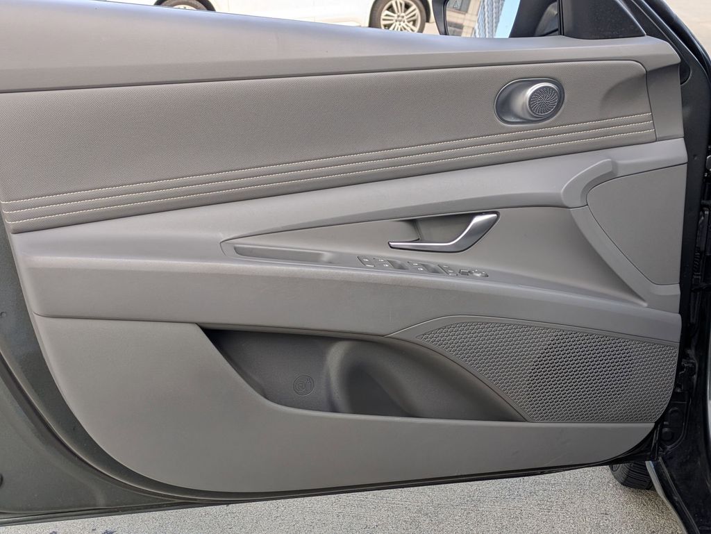 Thumbnail: 2025 Hyundai Elantra - 11