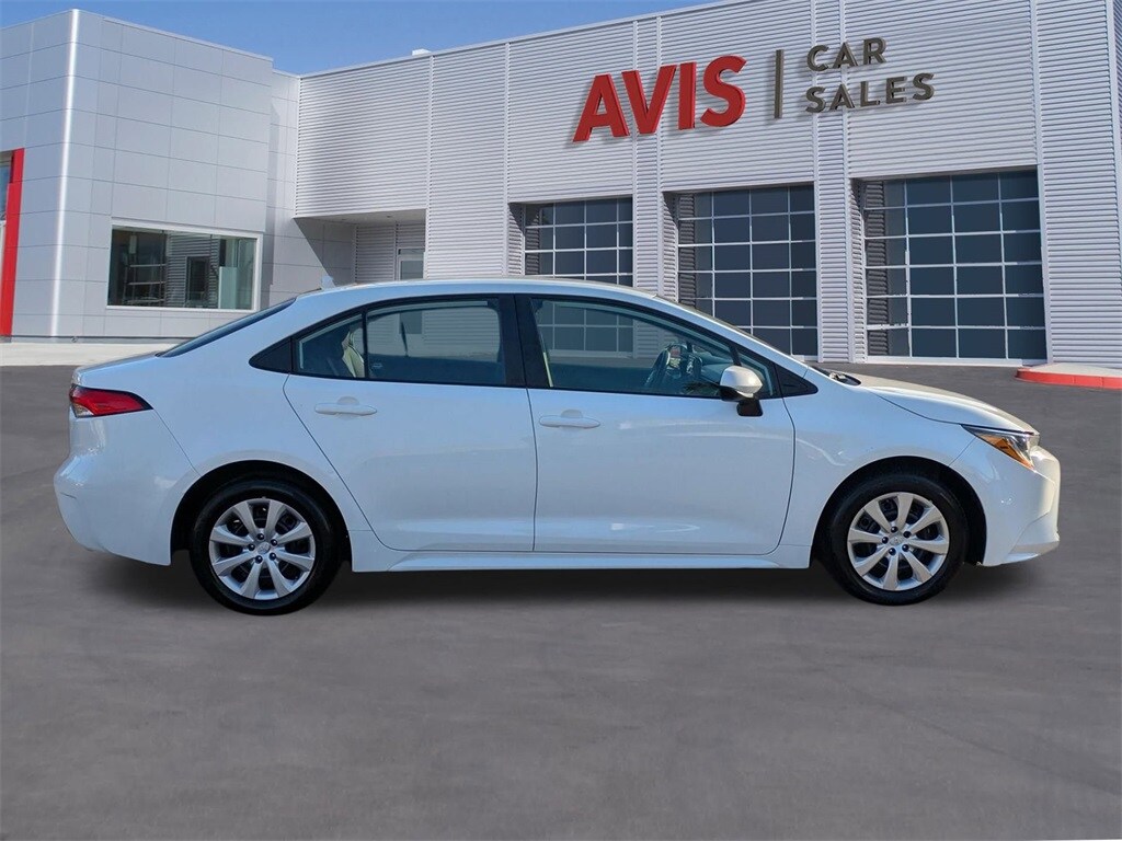 2024 Toyota Corolla LE photo 4