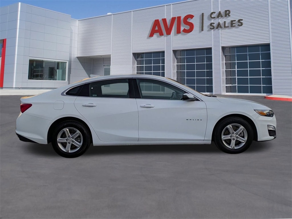 Thumbnail: 2023 Chevrolet Malibu - 5
