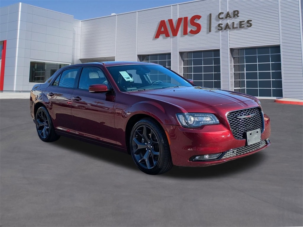 Thumbnail: 2023 Chrysler 300 - 3