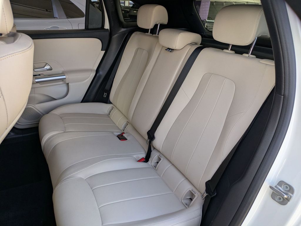 Thumbnail: 2025 Mercedes-Benz GLA - 24