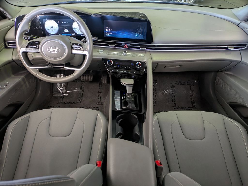 Thumbnail: 2025 Hyundai Elantra - 25