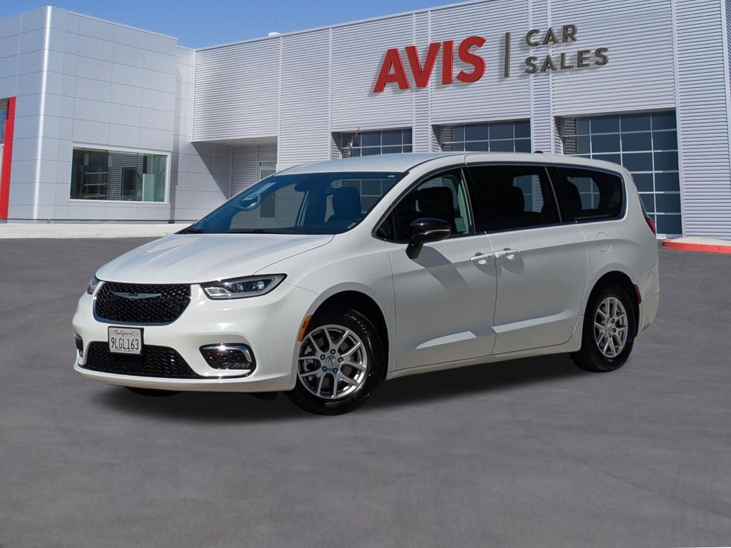 Thumbnail: 2024 Chrysler Pacifica - 1