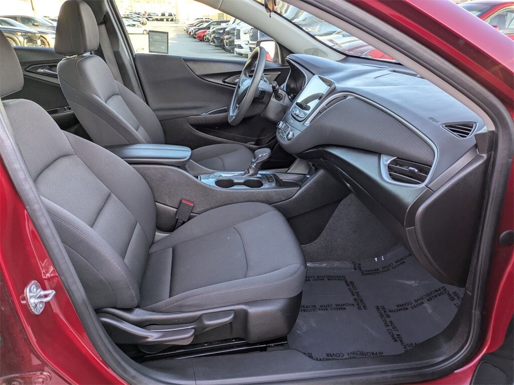 Thumbnail: 2024 Chevrolet Malibu - 32