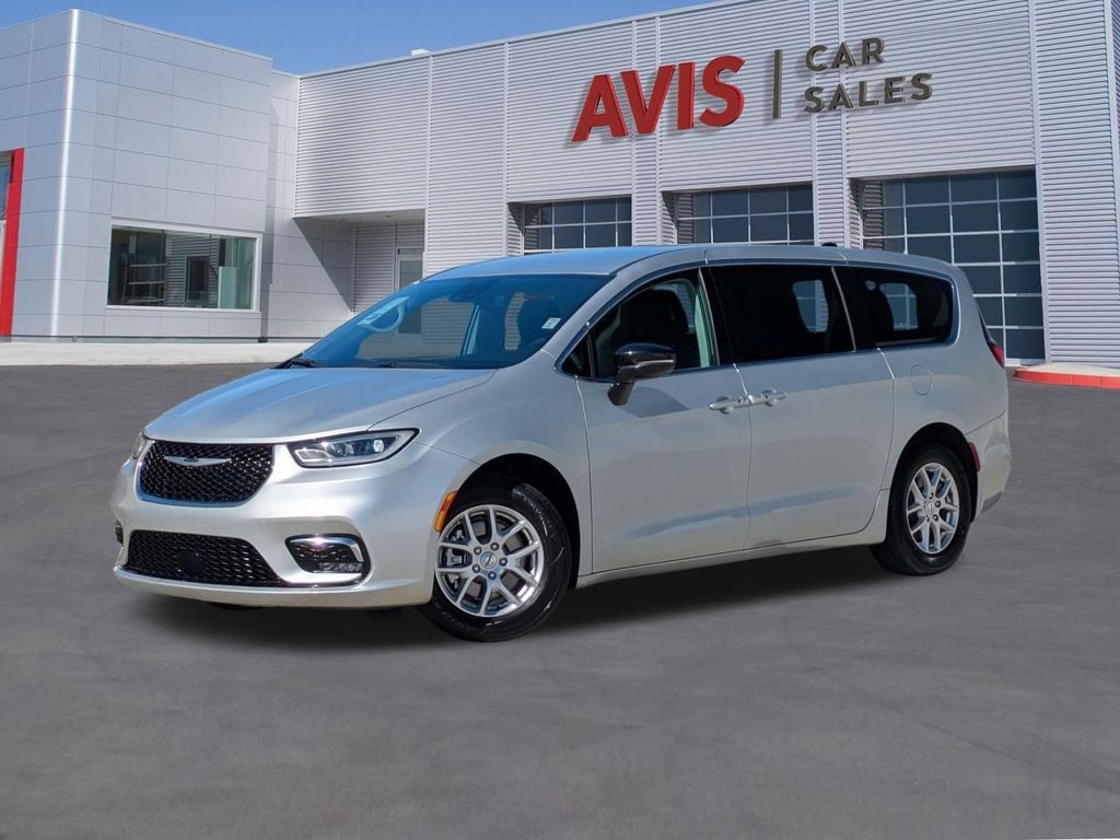 Thumbnail: 2024 Chrysler Pacifica - 1