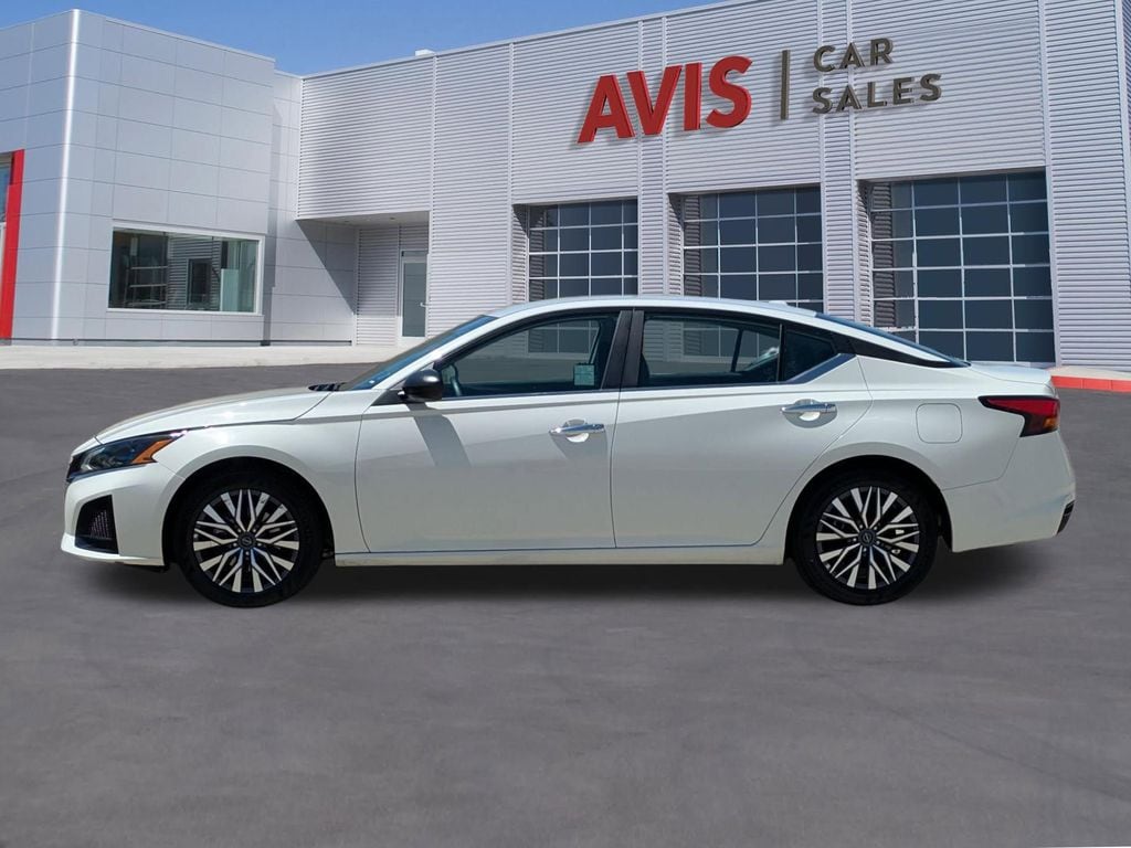 Thumbnail: 2025 Nissan Altima - 10